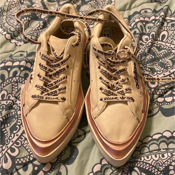 Cream and Rose casual Adidas shoes. Limited editions only worn once. - Picture 2 of 5